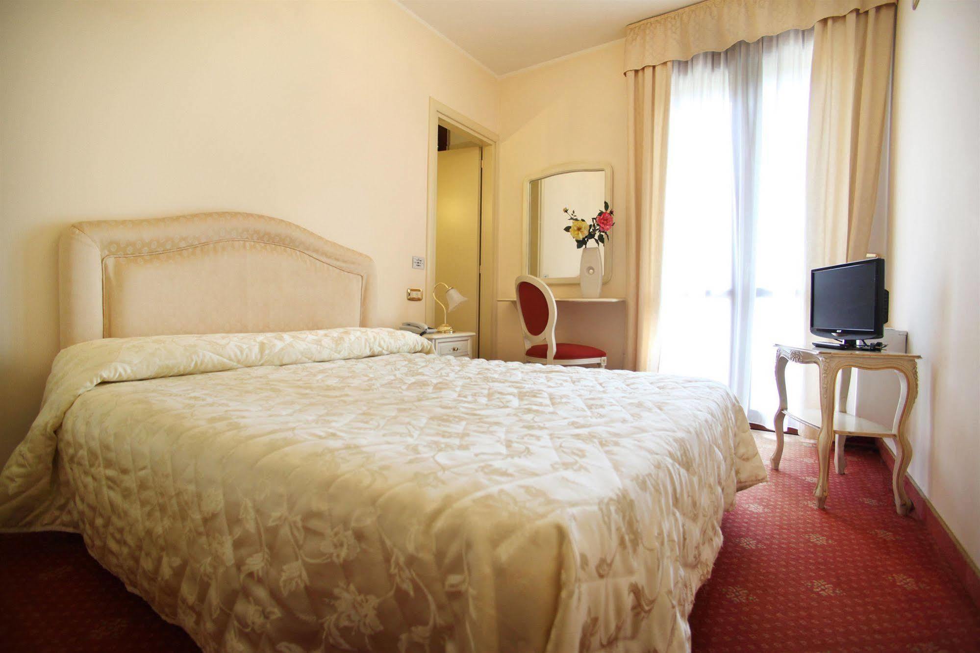 מסטרה Nice Hotel מראה חיצוני תמונה